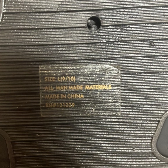 Via Rosa size 9/10 Black with Gold Studs Jelly Sandals with Gold Outline Trim - Picture 6 of 7